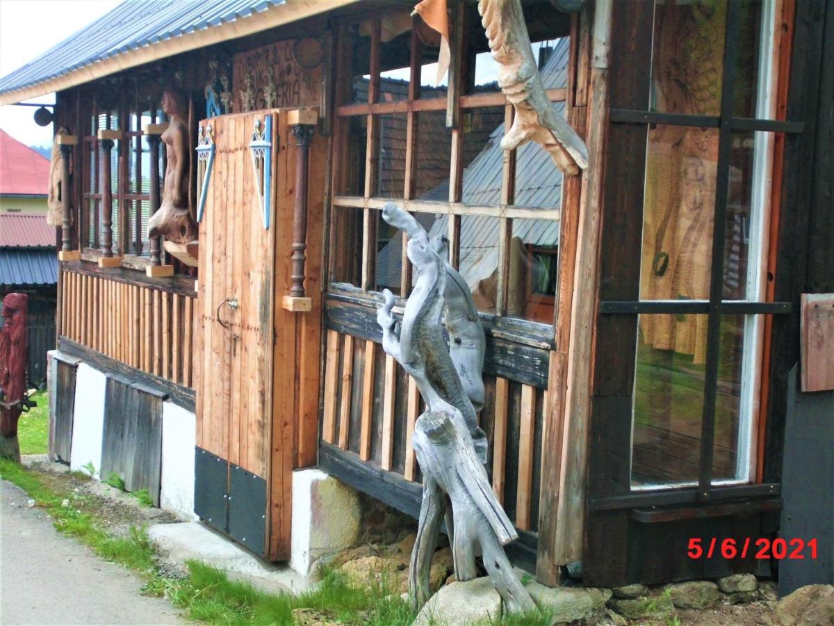 Drevenica Art Galery * Lúzsna